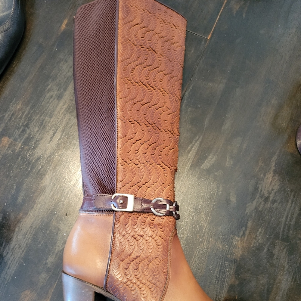 Brand new CUADRA BOOTS!!